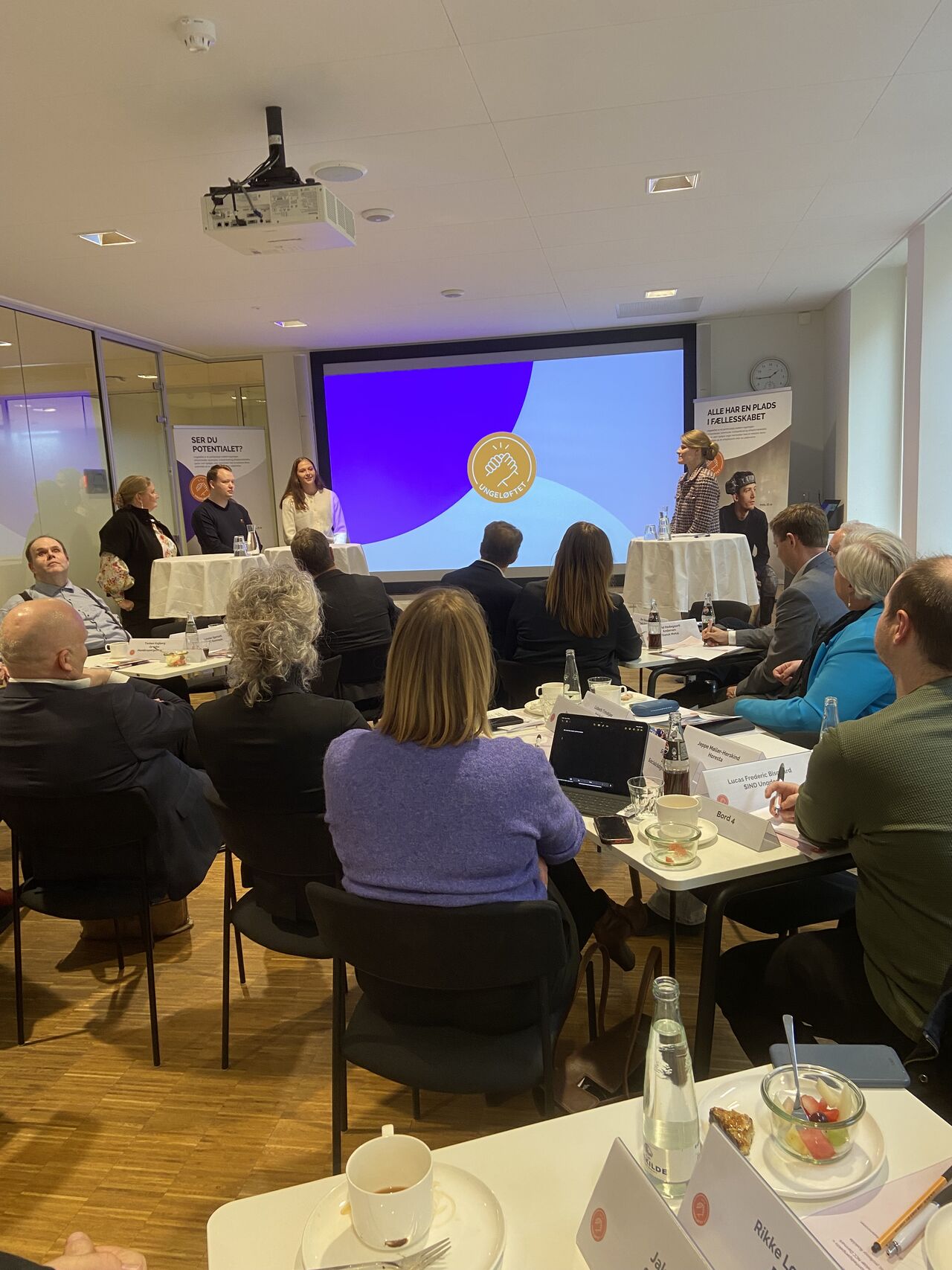 Dansk Firmaidræt er med i Ungeløftet: Flere unge skal have en plads i fællesskabet